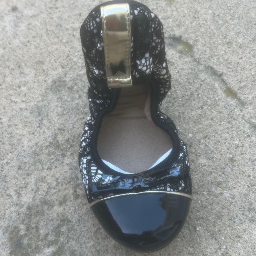 ButterflyTwists Women's Black/Gold Lace Patent Ballet Flats Size 39/ 8-8.5 NWT